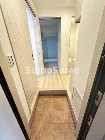 物件内観写真3　(シンプルで使いやすい玄関です)