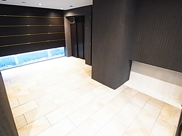 ロビー・ラウンジ(建物の内部です)