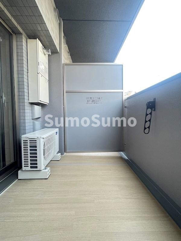 物件内観写真9　(バルコニーからの眺めを楽しみながら食事をしませんか)