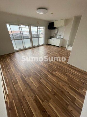 物件内観写真3　(おしゃれなリビングです)