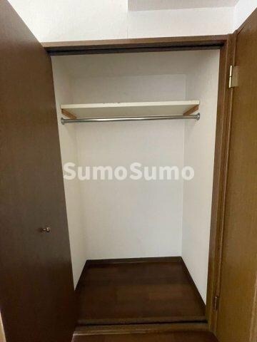 物件内観写真3　(ちょっとした収納スペースも充実しています)