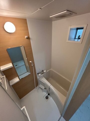 物件内観写真6　(落ち着いた空間のお風呂です)