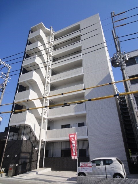 物件外観写真1　(きれいな外観です)