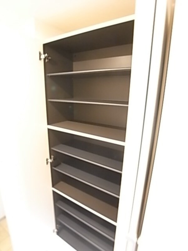 収納(小物を収納するのに便利です)