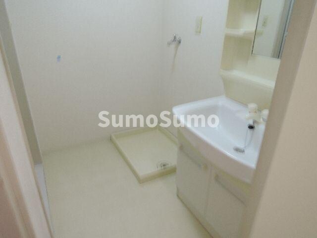 物件内観写真15　(独立洗面化粧台が付いています)