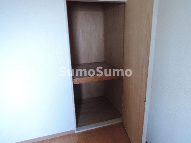 物件内観写真17　(大きなスペースがあり、収納には困りません)