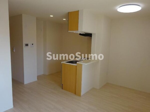 居室(使いやすい居間です)