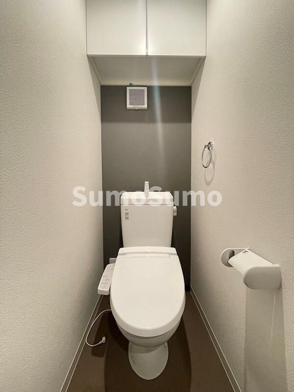 物件内観写真9　(ゆったりとした空間のトイレです)