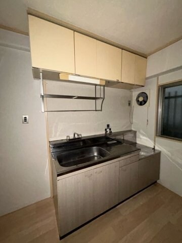 物件内観写真4　(コンパクトなキッチンで掃除もラクラク)