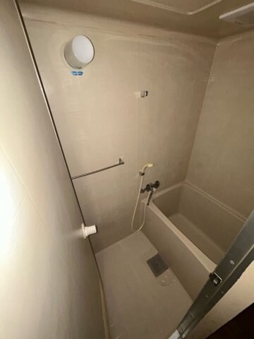 物件内観写真6　(日々の暮らしに欠かせないお風呂です)