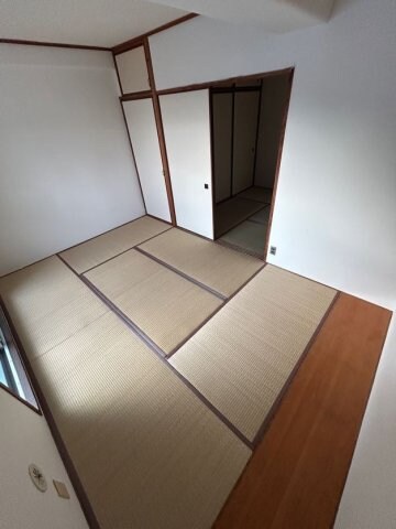 物件内観写真24　(落ち着いた雰囲気の和室付きです)