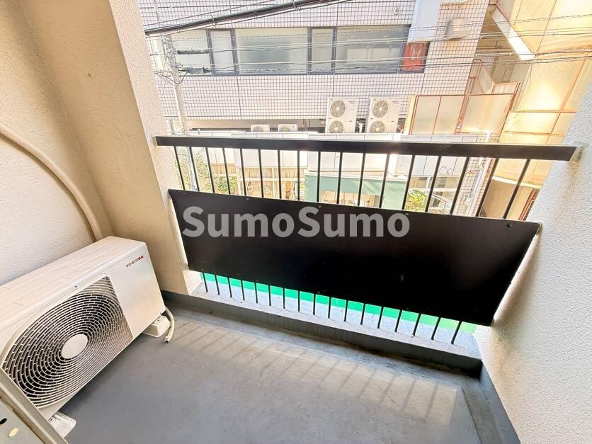 物件内観写真6　(広々としたバルコニーです)