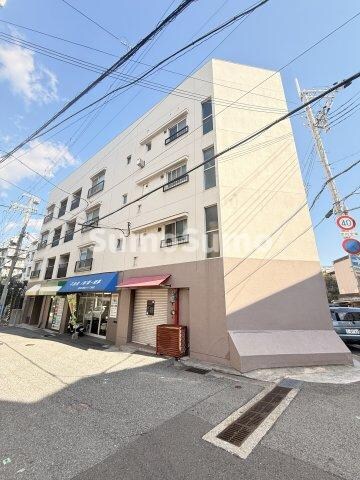 物件外観写真3　(外観は落ち着いています)