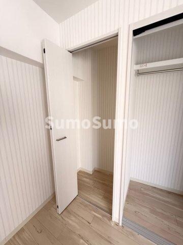 物件内観写真9　(大きなスペースがあり、収納には困りません)