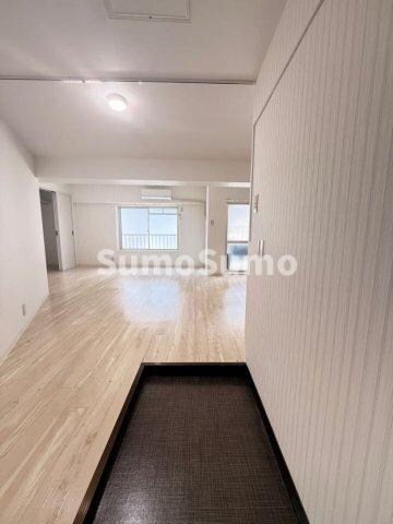 物件内観写真23　(シンプルで使いやすい玄関です)