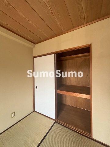 物件内観写真12　(大きなスペースがあり、収納には困りません)