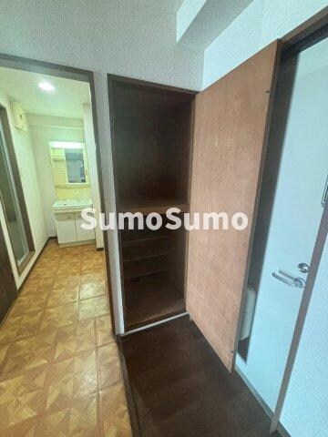 物件内観写真20　(小物を収納するのに便利です)