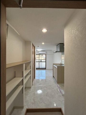 物件内観写真6　(玄関です)