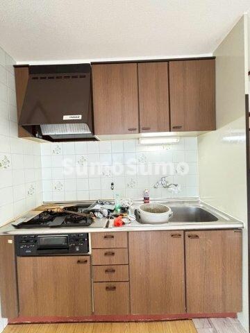 物件内観写真15　(コンパクトなキッチンで掃除もラクラク)