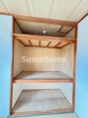 物件内観写真18　(内装は落ち着いています)