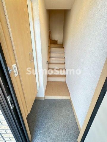 物件内観写真4　(きれいな玄関です)