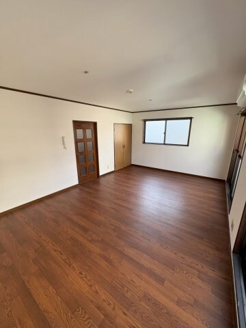 物件内観写真5　(居間です)