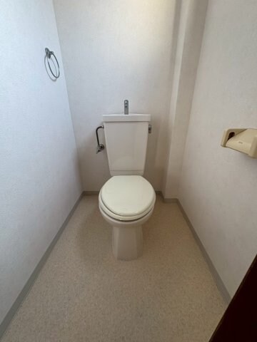 物件内観写真13　(コンパクトで使いやすいトイレです)