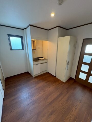 物件内観写真21　(おしゃれな居間です)