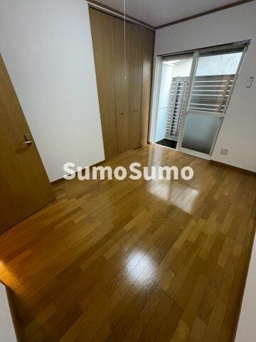 物件内観写真4　(おしゃれな居間です)