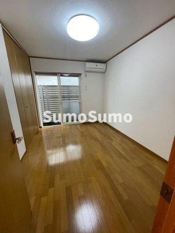 物件内観写真5　(ゆったり過ごせる居間です)