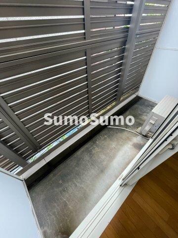 物件内観写真8　(外からの目が気にならないバルコニーで洗濯物が干せます)