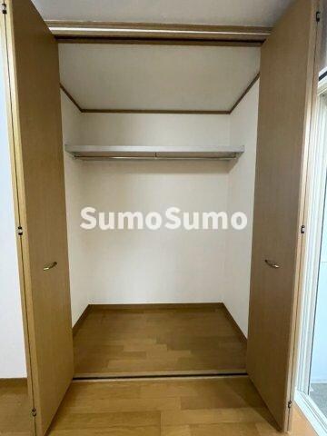 物件内観写真10　(小物を収納するのに便利です)