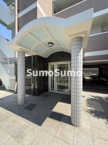 物件外観写真2　(建物の内部です)