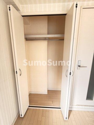 物件内観写真11　(たっぷりとした収納スペースです)