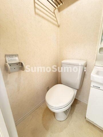 物件内観写真16　(清潔感のあるトイレです)