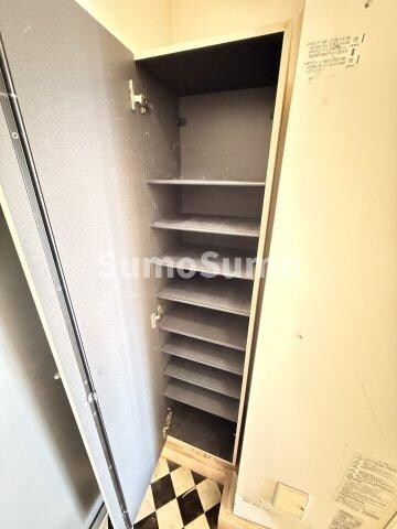 物件内観写真20　(小物を収納するのに便利です)