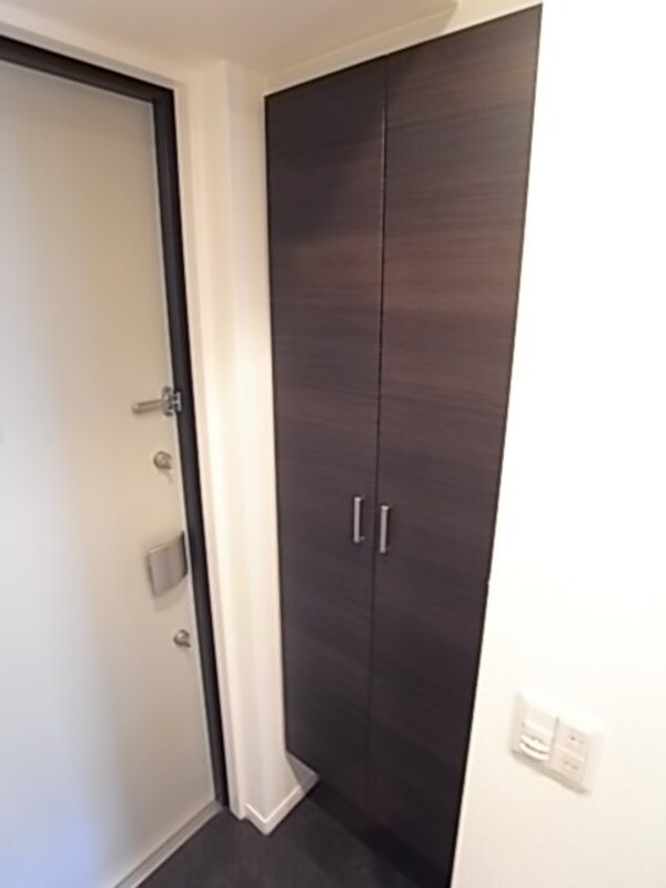 玄関(収納もある玄関です)