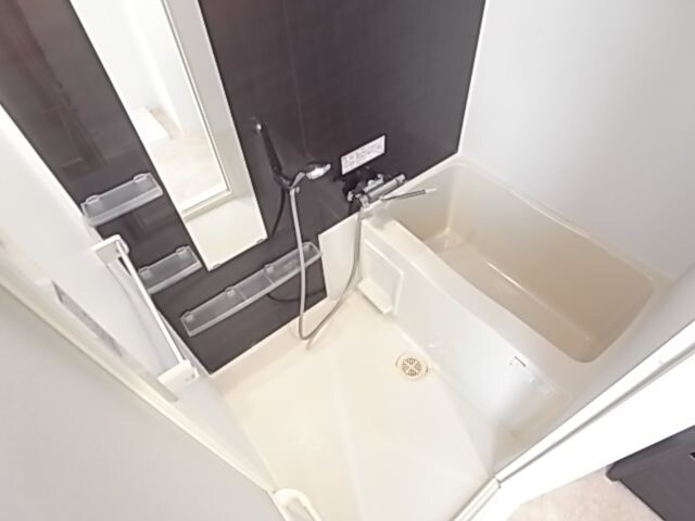 物件内観写真18　(コンパクトで使いやすいお風呂です)