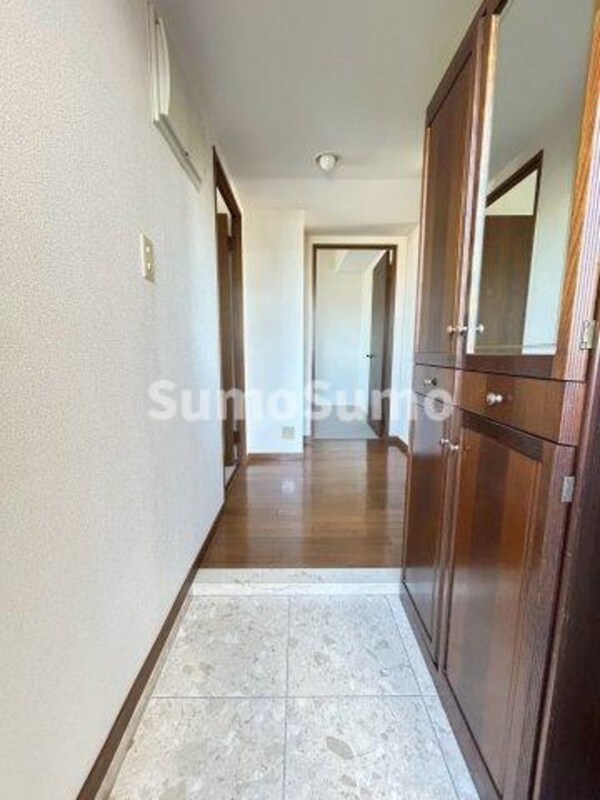 玄関(シンプルで使いやすい玄関です)