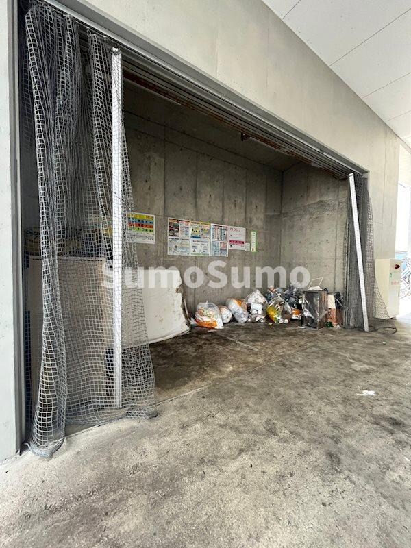 物件外観写真3　(外観もきれいです)