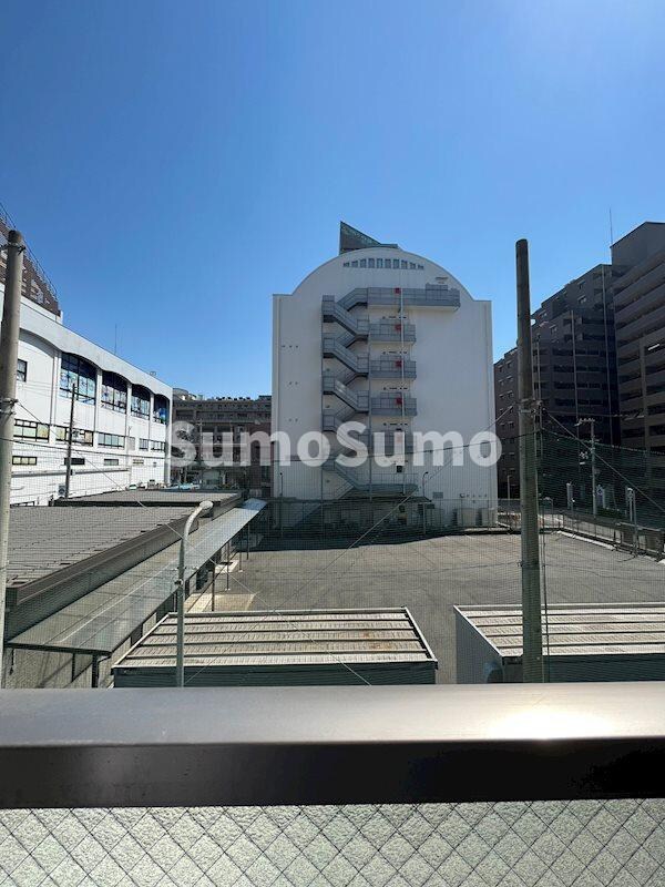 物件内観写真11　(広々としたバルコニーです)