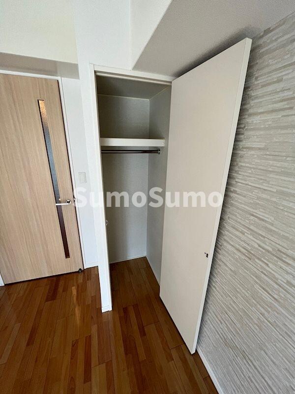 物件内観写真12　(たっぷりとした収納スペースです)