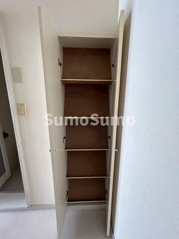 物件内観写真17　(便利な収納スペースです)