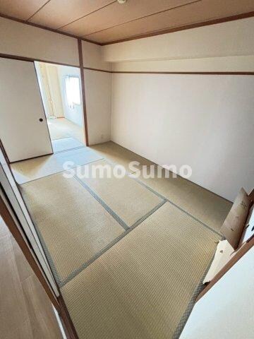 物件内観写真6　(和室ならではの温かな和の空間で寛ぎの時間を過ごせます)