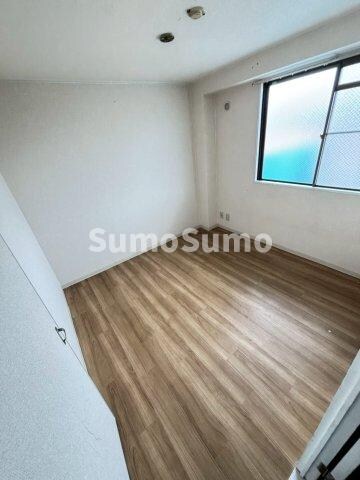 物件内観写真8　(使い勝手のいい寝室です)