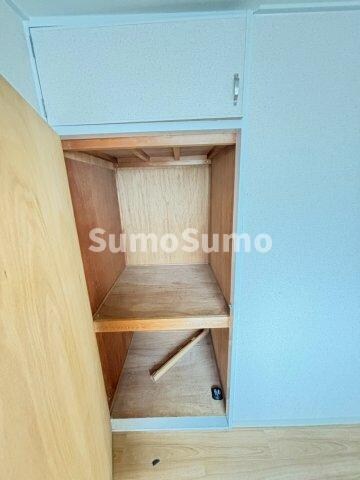 物件内観写真12　(専用の収納スペースです)
