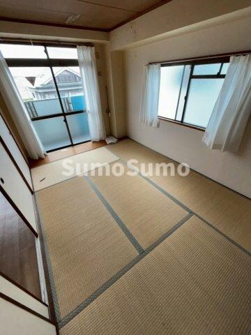 物件内観写真19　(日本らしい落ち着いた雰囲気の和室です)