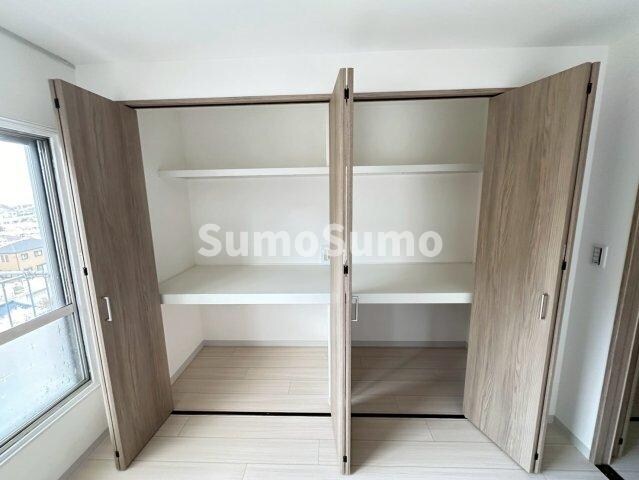 物件内観写真13　(たっぷりとした収納スペースです)