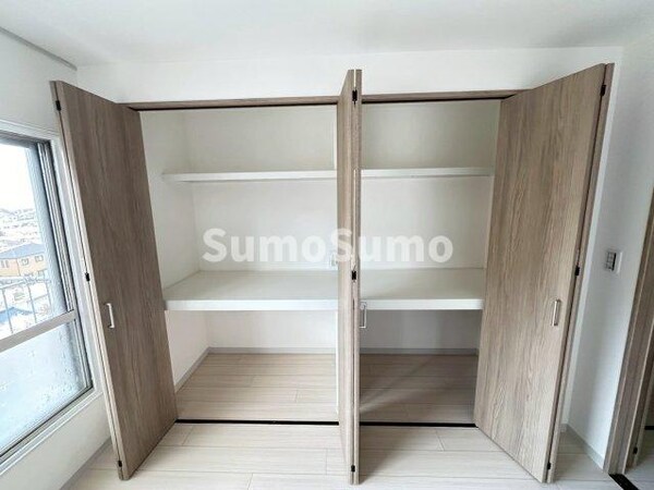 収納(たっぷりとした収納スペースです)