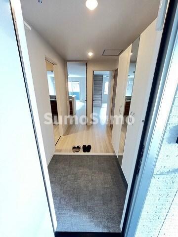 物件内観写真2　(シンプルで使いやすい玄関です)